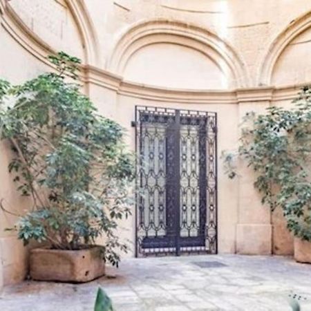 Casa Vacanze De Mari Lecce Extérieur photo