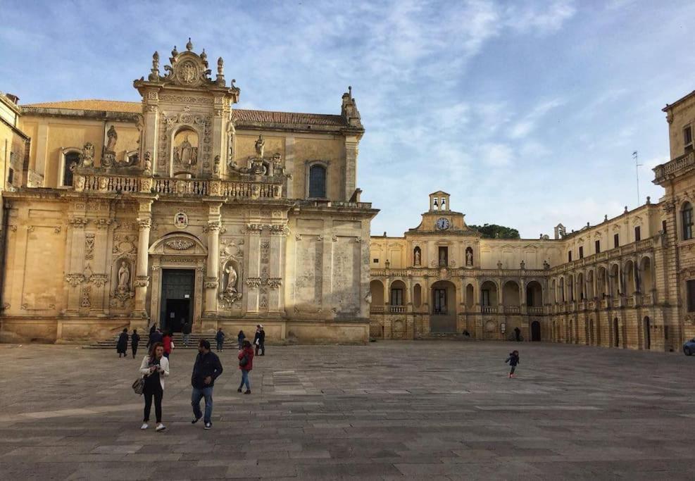 Casa Vacanze De Mari Lecce Extérieur photo